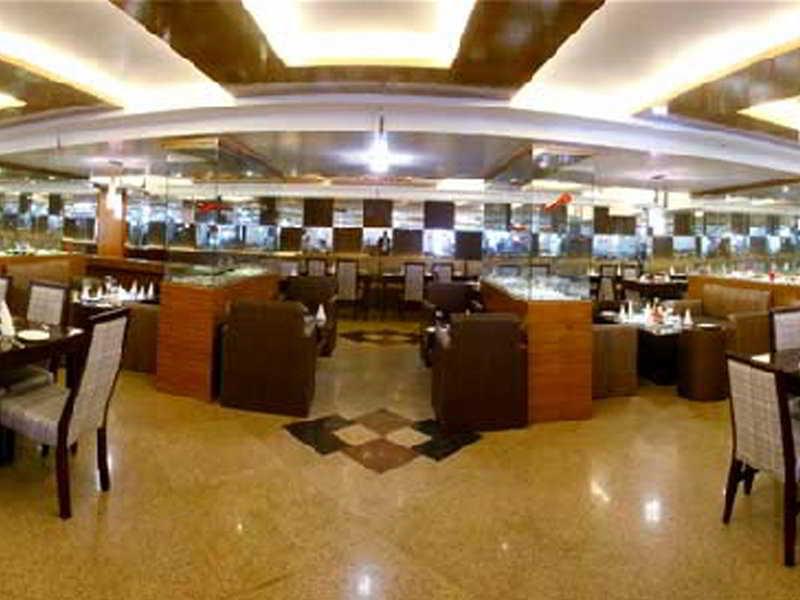 The Grand Hotel Bizzotel غورغاون المظهر الخارجي الصورة
